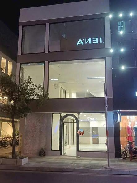 Mặt tiền trần đình xu, q1  ngang 7m, khu kinh doanh sầm uất