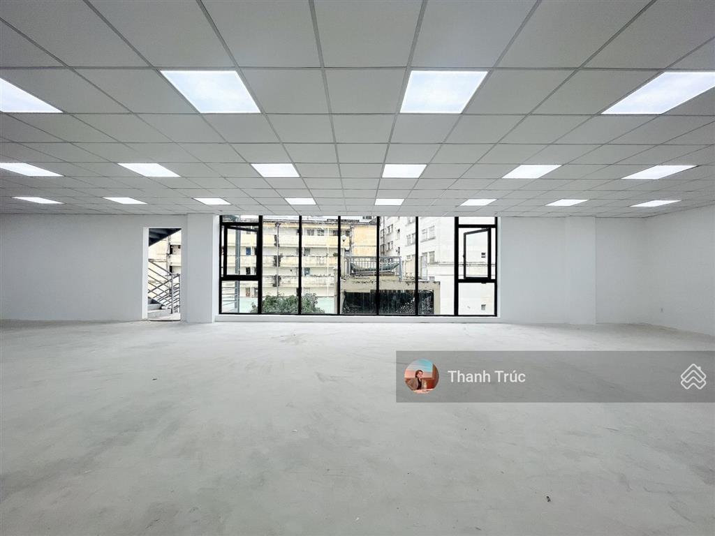 Buiding mặt tiền võ văn tần, quận 3  dt 10x30m  hầm, trệt, lửng, 8 lầu, sân thượng  550 triệu/tháng