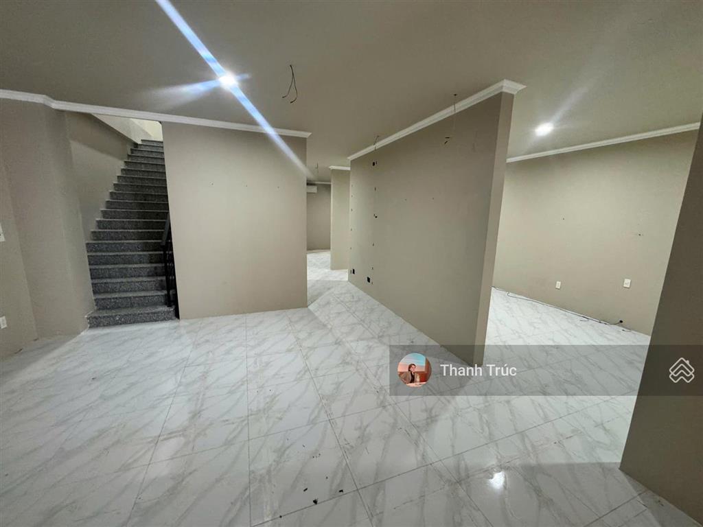 Cho thuê nhà mặt tiền nguyễn trãi, quận 1 dt 4.5x25m trệt 3 lầu 80 triệu/tháng