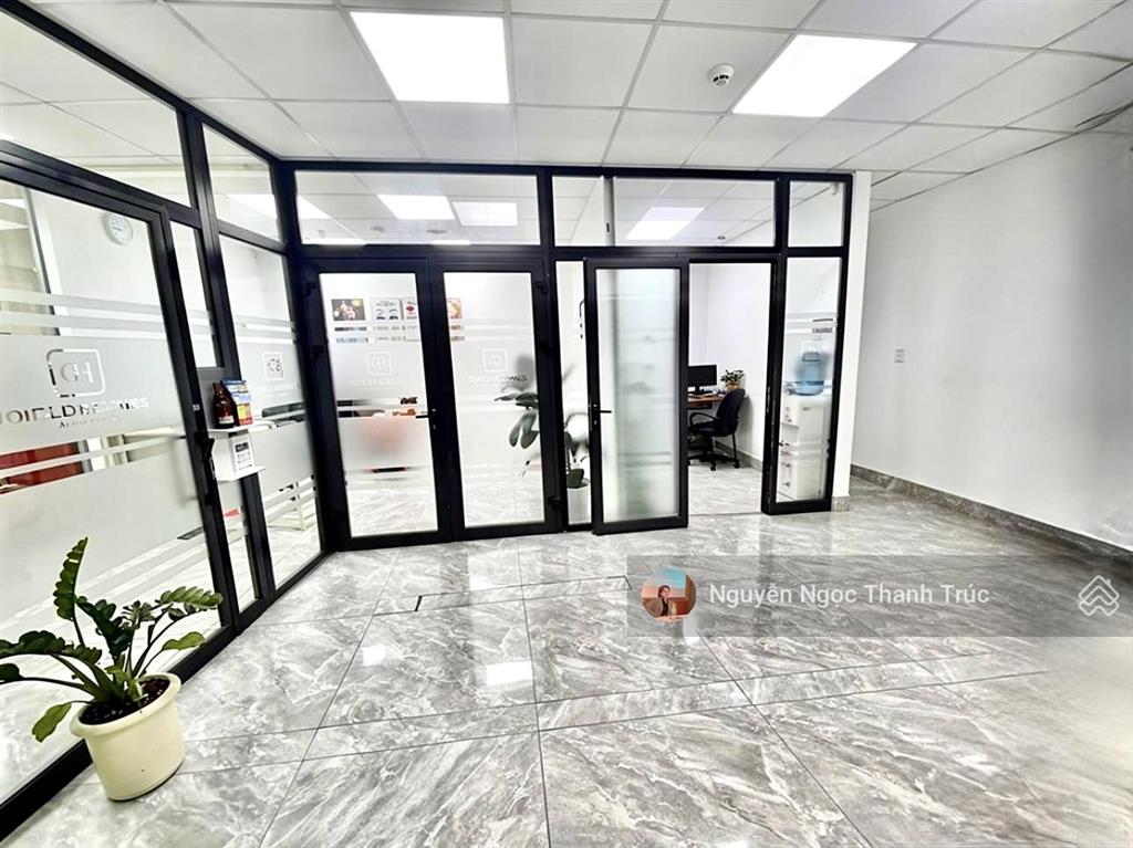 Cho thuê tòa nhà góc 2mt nguyễn văn đậu bình thạnh  10x18m hầm 6 lầu  140 triệu/tháng