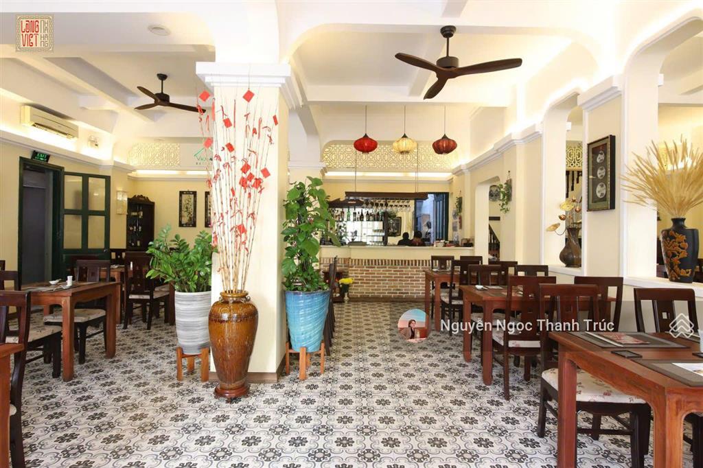 Biệt thự góc đẹp đinh tiên hoàng, q1 khuôn viên rộng, vị trí đắc địa