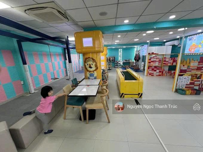 Ngang 12m mặt tiền út tịch tân sơn nhất  2 tầng trống suốt