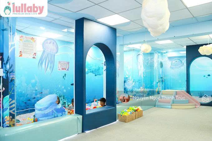 Ngang 12m mặt tiền út tịch tân sơn nhất  2 tầng trống suốt