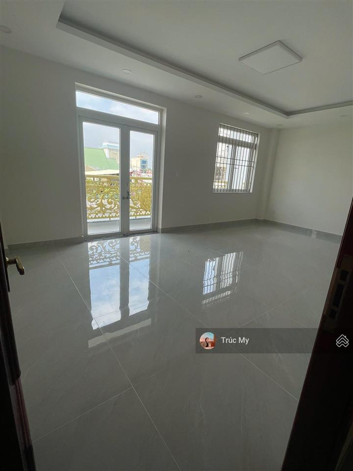 Cho thuê nhà mới ngang 10m  ba tháng hai quận 10 | thang máy, sàn suốt
