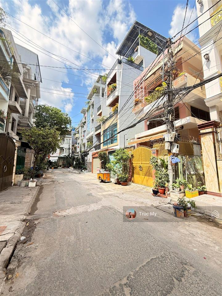 Cho thuê nhà mới ngang 10m  ba tháng hai quận 10 | thang máy, sàn suốt