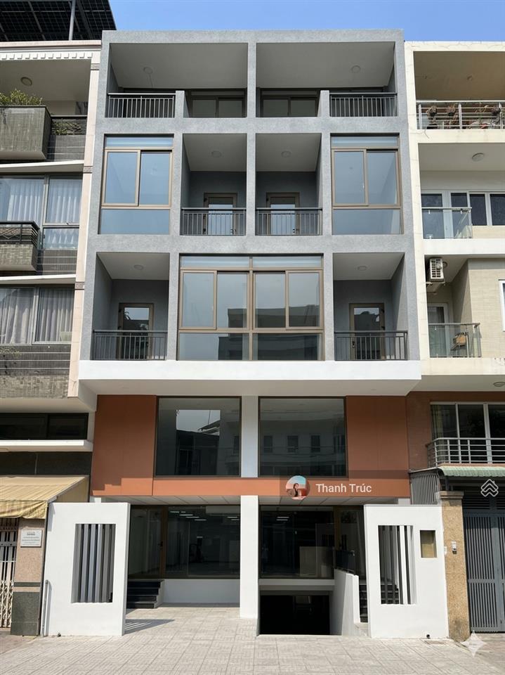 Tòa nhà mới xây nguyễn ngọc phương khu vực giáp quận 1