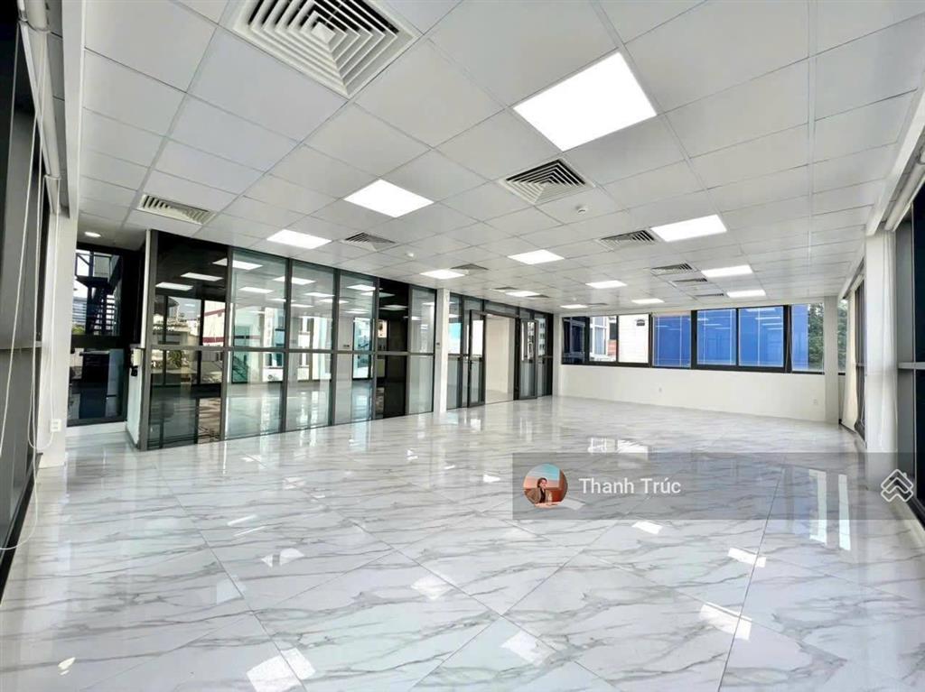 Tòa nhà mới xây nguyễn ngọc phương khu vực giáp quận 1