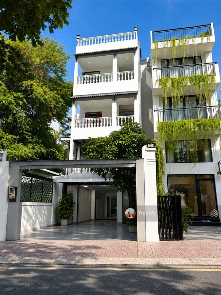 Cho thuê tòa nhà mặt tiền tú xương, quận 3  6x30m thang máy 125 triệu/tháng