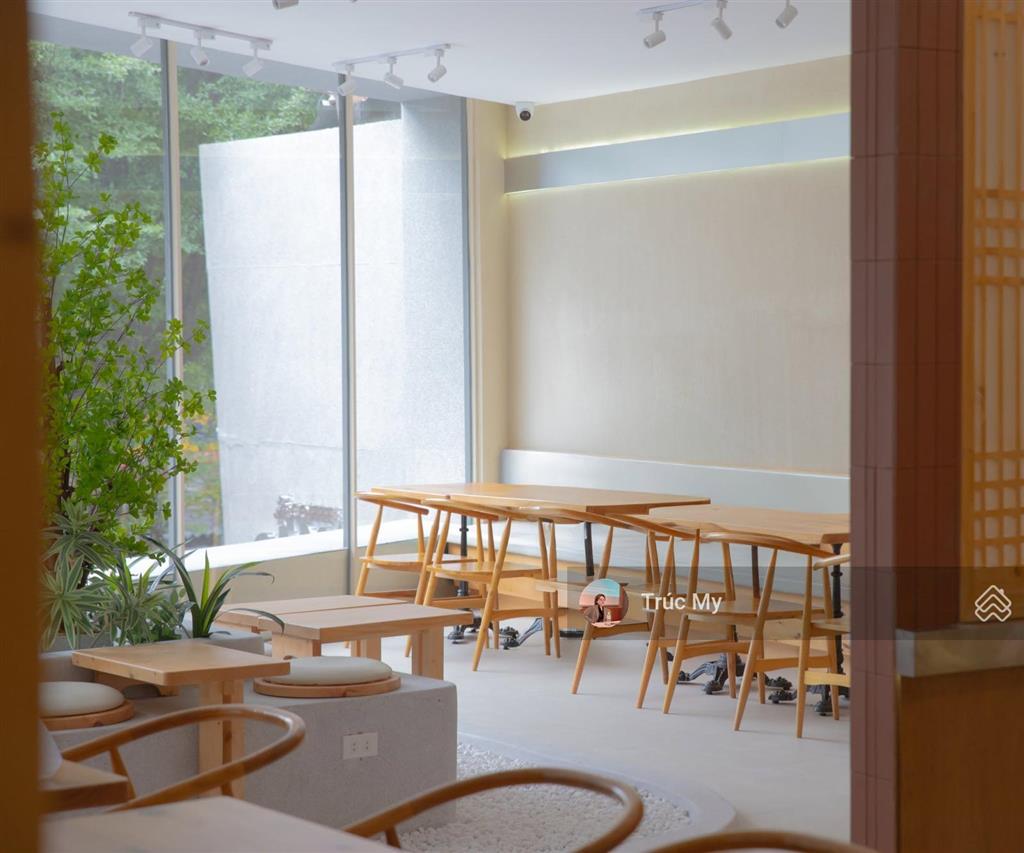 Cho thuê nhà mặt tiền rạch bùng binh, quận 3  dt 11x20m  trệt 1 lầu  70 triệu/tháng