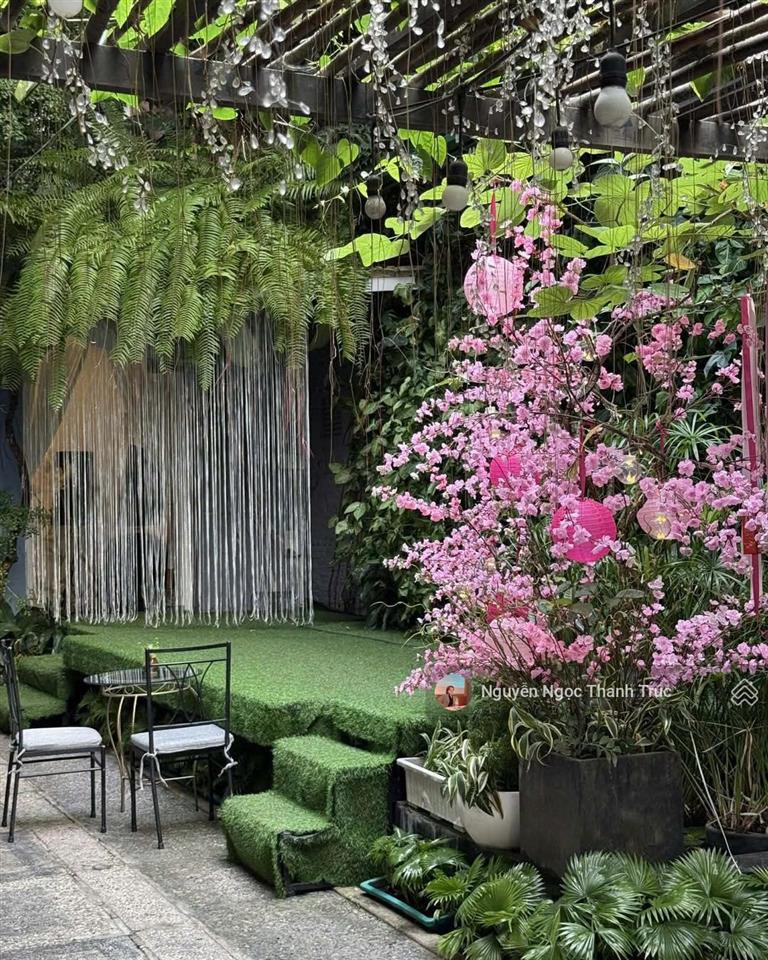 Cho thuê biệt thự trần cao vân, phú nhuận dt 30x20m trệt lầu sân vườn 130 triệu/tháng
