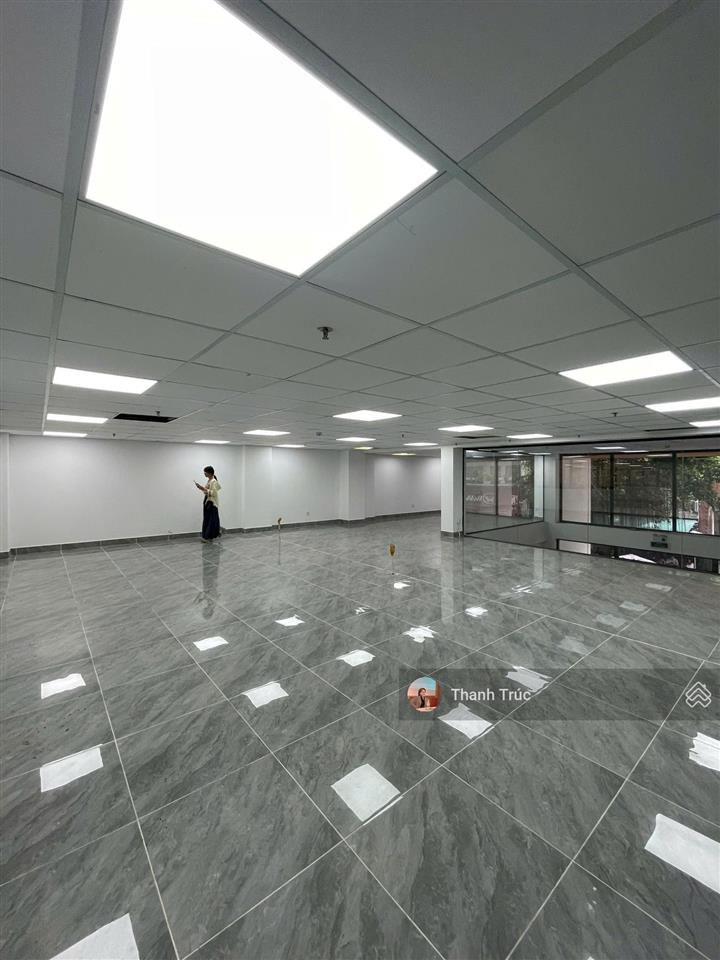 Tòa nhà mặt tiền đường hồ xuân hương, ngay ngã 4 trương định quận 3, hồ chí minh