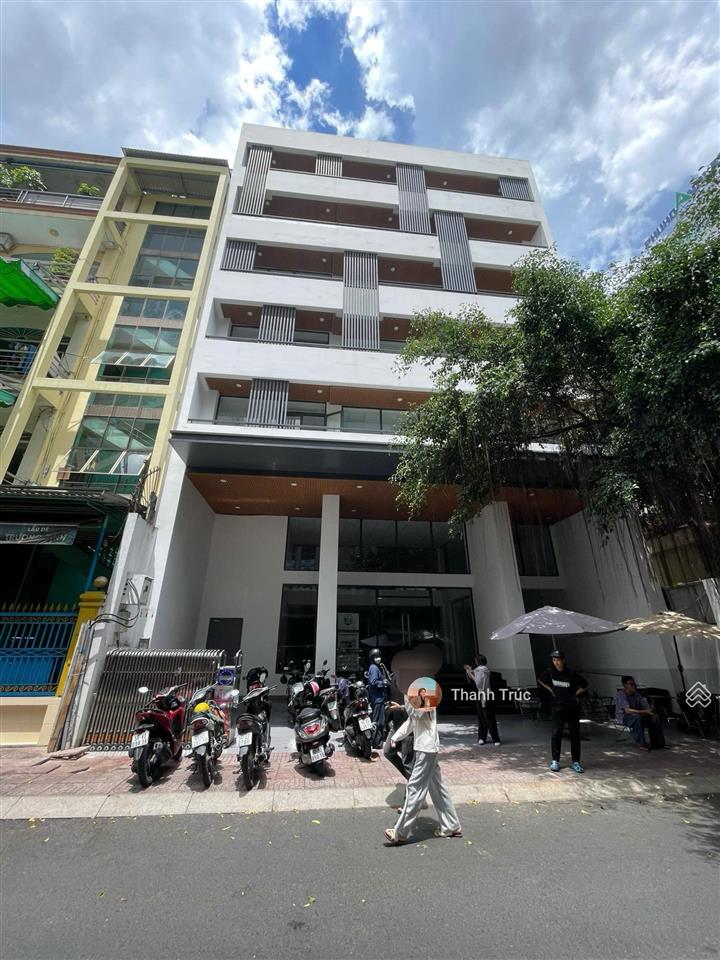 Tòa nhà mặt tiền đường hồ xuân hương, ngay ngã 4 trương định quận 3, hồ chí minh