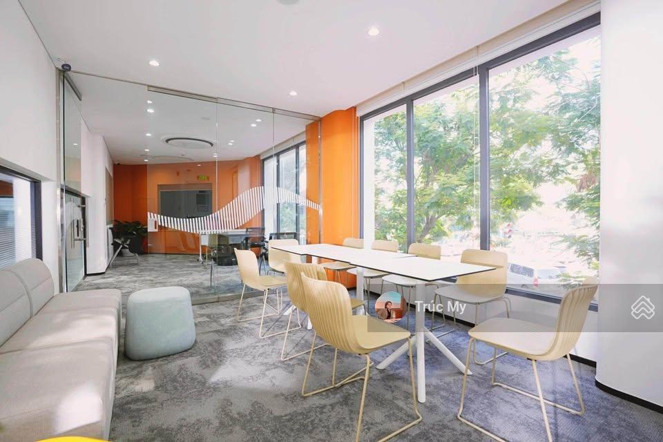 Cho thuê góc 2 mặt tiền 25b trần cao vân & hai bà trưng, quận 1  dt 20x20m  trệt 3 lầu