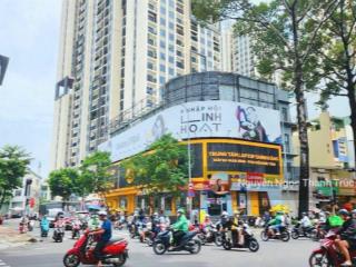Cho thuê mặt bằng ngã tư lê duẩn  hai bà trưng, quận 1  dt 25x20m  trệt 2 lầu  300 triệu/tháng