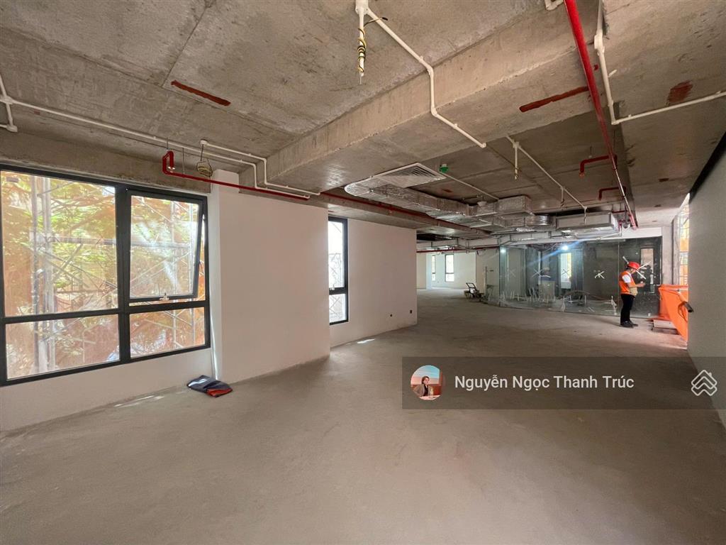 Tòa nhà nguyễn hữu cảnh, bình thạnh đối diện saigon pearl hầm, lửng, 5 lầu  450 triệu/tháng