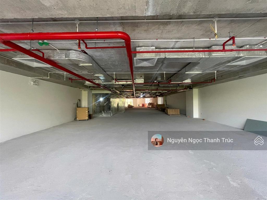 Tòa nhà nguyễn hữu cảnh, bình thạnh đối diện saigon pearl hầm, lửng, 5 lầu  450 triệu/tháng