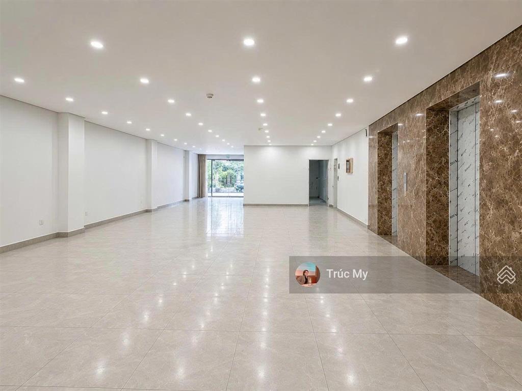 Cho thuê tòa nhà mặt tiền bạch đằng, tân bình dt 9x30m dtsd 1.200m hầm, lửng, 5 lầu 200 triệu/tháng