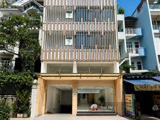 Cho thuê tòa nhà mặt tiền bạch đằng, tân bình dt 9x30m dtsd 1.200m hầm, lửng, 5 lầu 200 triệu/tháng