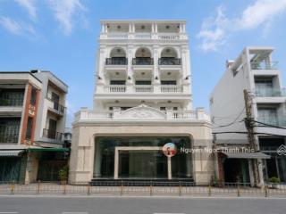 Cho thuê tòa nhà phạm phú thứ, quận 6  dt 15x20m  trệt, lửng, 4 lầu  thang máy  80 triệu/tháng