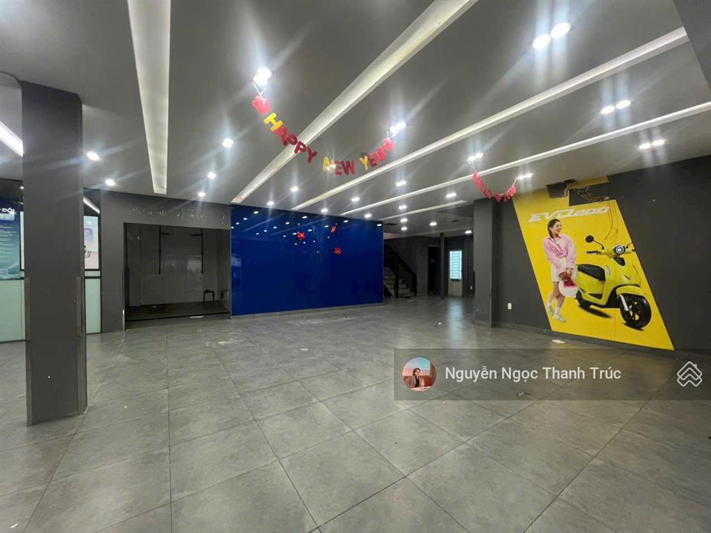 Cho thuê nhà mặt tiền út tịch, tân bình dt 15x20m trệt 1 lầu 79 triệu/tháng