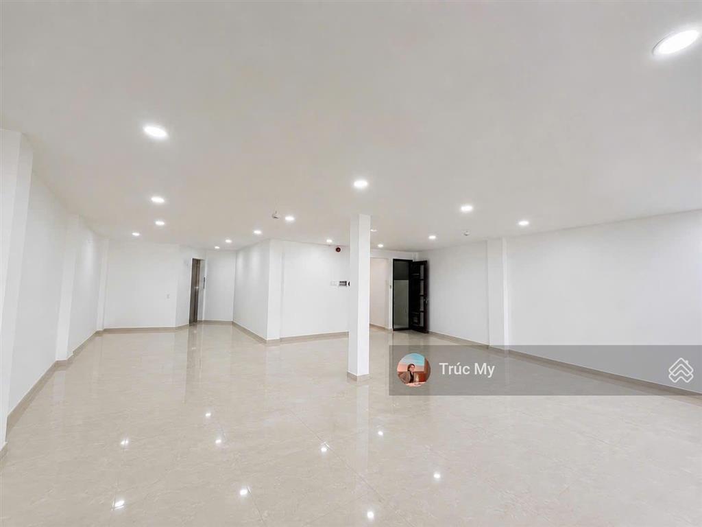 Cho thuê tòa nhà góc 2 mặt tiền cách mạng tháng 8, quận 10  dt 16x10m  hầm 7 tầng  200 triệu/tháng