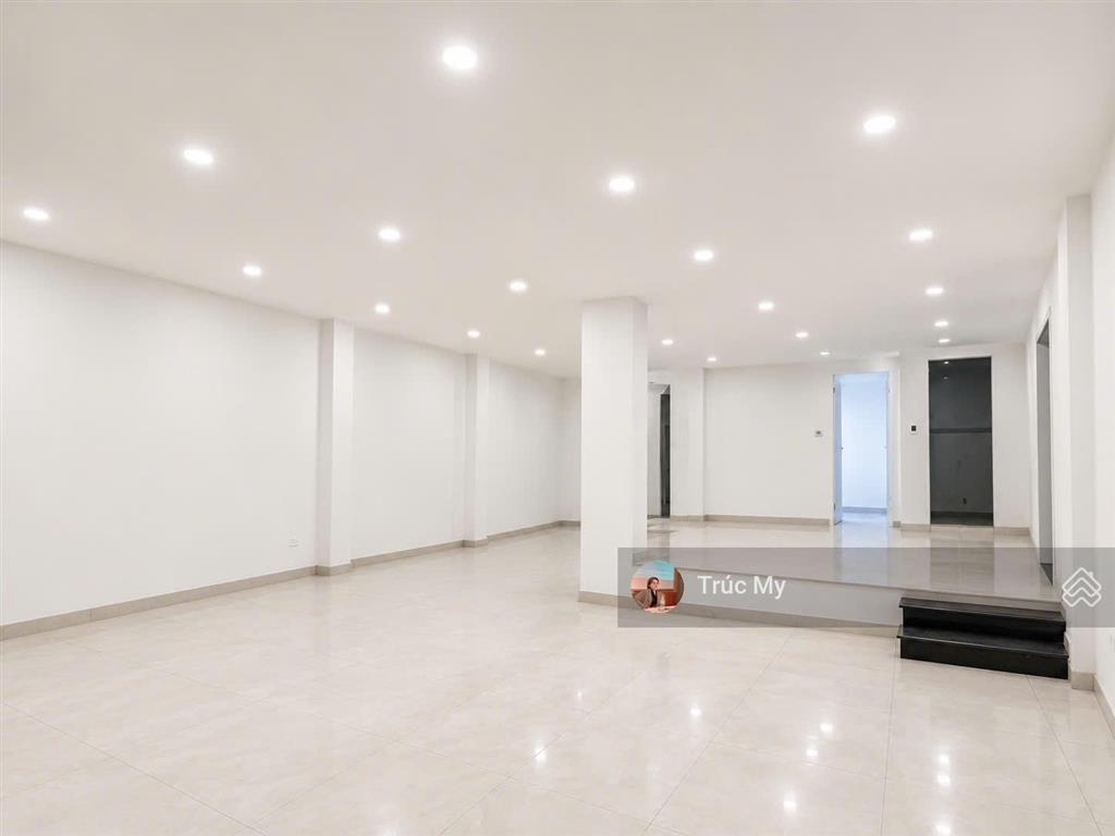 Cho thuê tòa nhà góc 2 mặt tiền cách mạng tháng 8, quận 10  dt 16x10m  hầm 7 tầng  200 triệu/tháng