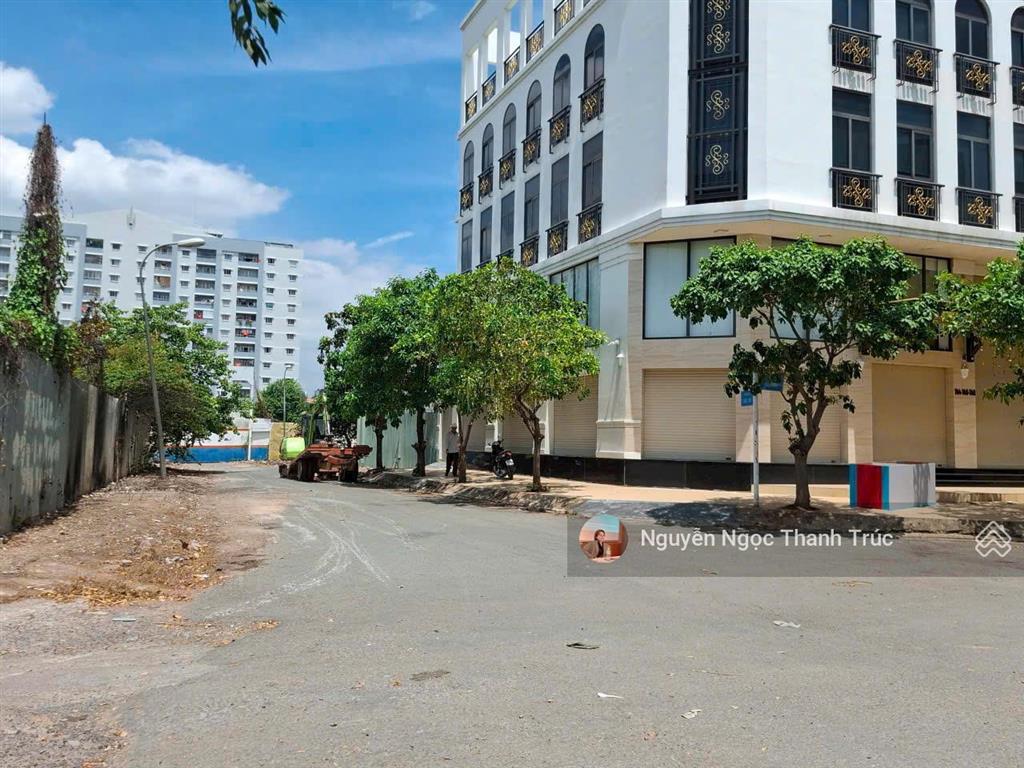 Tòa nhà góc 2mt đường số 11, phường an phú, quận 2 dt 16x20m dtsd 1.400m hầm 5 tầng 250 triệu/tháng