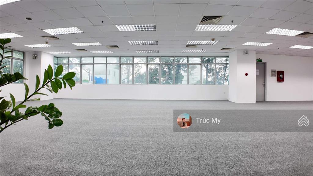 Cho thuê góc 2 mặt tiền 50  52 phạm ngọc thạch điện biên phủ quận 3 dt 26x16m 500 triệu/tháng