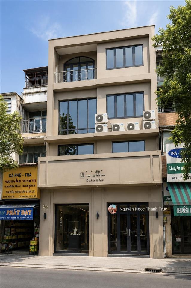 Cho thuê nhà mặt tiền gần ngã 7 lý thái tổ lê hồng phong, quận 10  dt 9x20m  trệt + 3 lầu