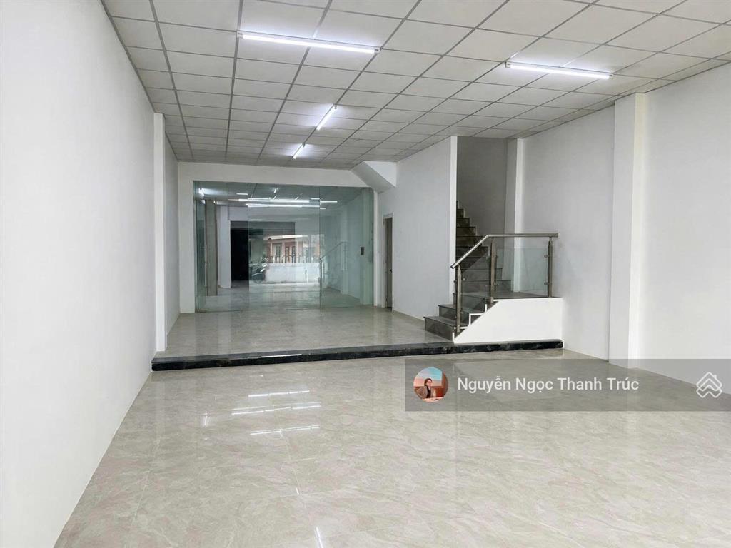 Cho thuê nhà mặt tiền cách mạng tháng 8, quận 3 dt 6x25m, trệt 2 lầu, 65 triệu/tháng