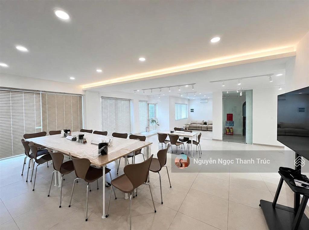Cho thuê nhà mặt tiền bàu cát 3, phường 14, quận tân bình  14x20m  77 triệu