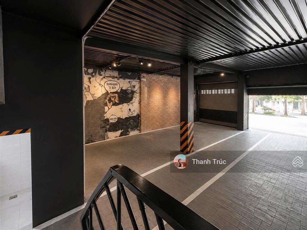 Cho thuê nhà góc 2 mt nguyễn đình chiểu q1  9x20m  120 triệu