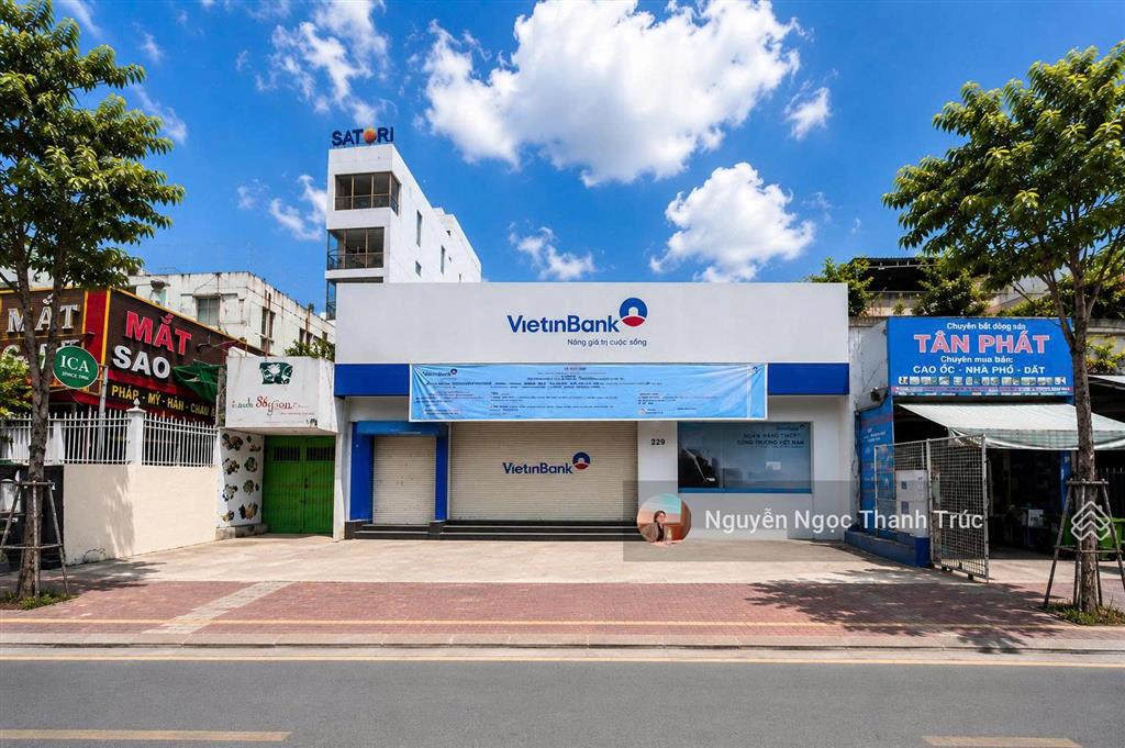 Cho thuê nhà mặt tiền phạm hùng q8  ngang 15m  130 triệu