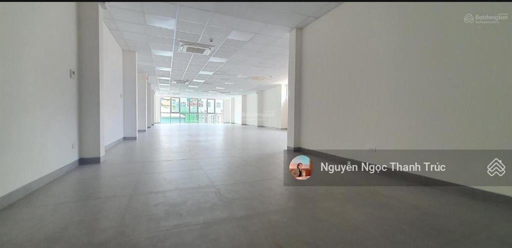 Cho thuê toà nhà lý thường kiệt, quận 11 dt 10x30m trệt 4 lầu, sàn trống suốt 155tr/tháng