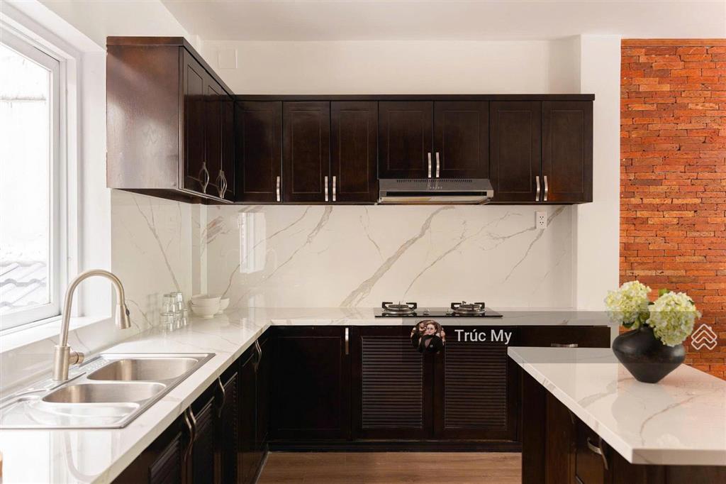 Cho thuê tòa nhà hoàng việt, tân bình dt 9x22m hầm + trệt + 5 lầu 160 triệu/tháng