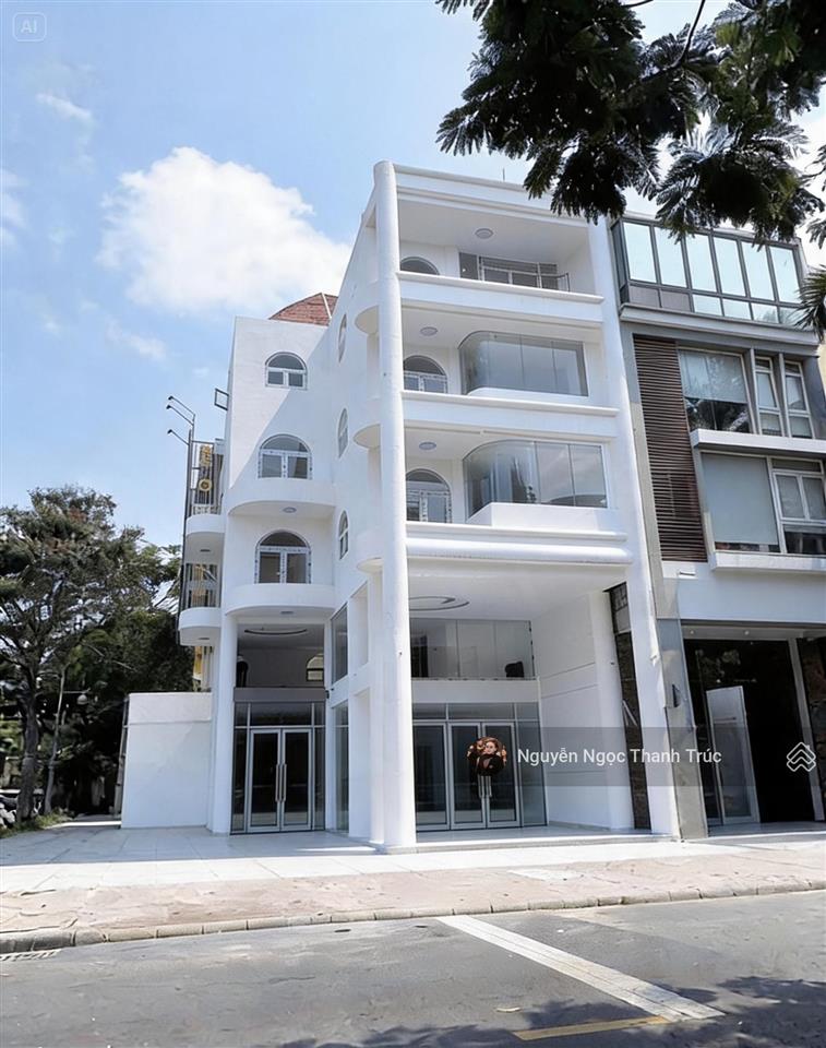Cho thuê góc 2mt bùi bằng đoàn phan khiêm ích, q7 dt 15x20m trệt + lửng + 3 lầu 180 triệu/tháng