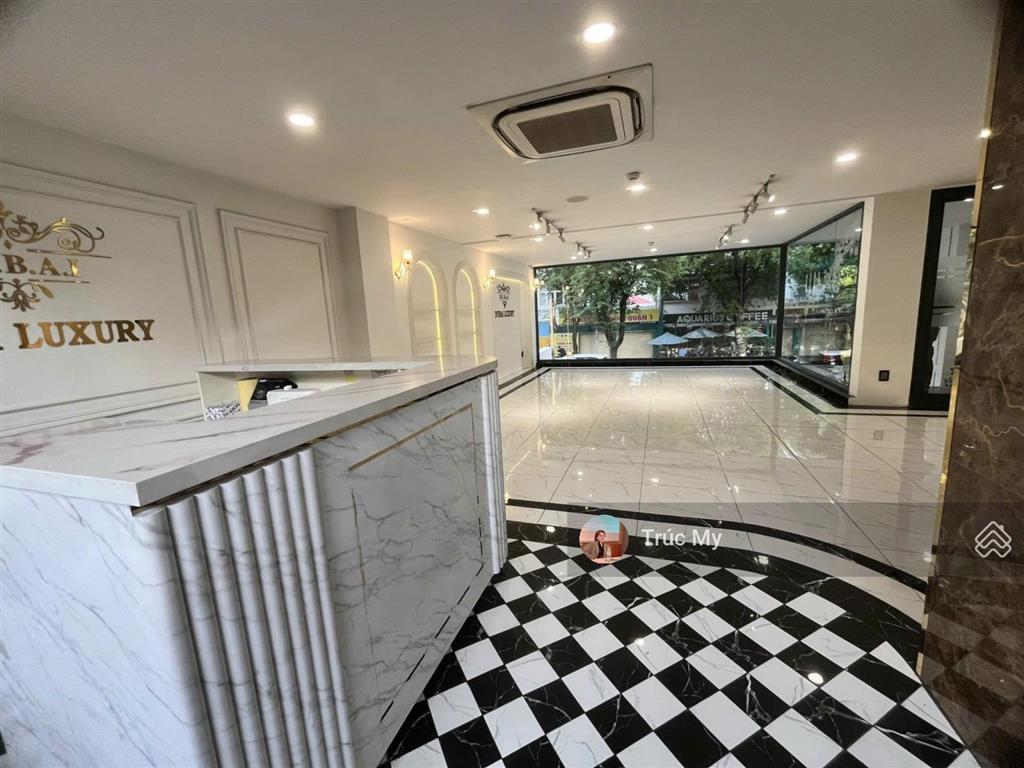 Cho thuê nhà nguyễn văn thủ, q1 dt 10x10m trệt + 3 lầu 80 triệu/tháng
