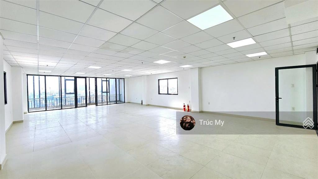 Cho thuê tòa nhà cộng hòa, tân bình, dt 9x30m hầm + 7 lầu, 350 triệu/tháng