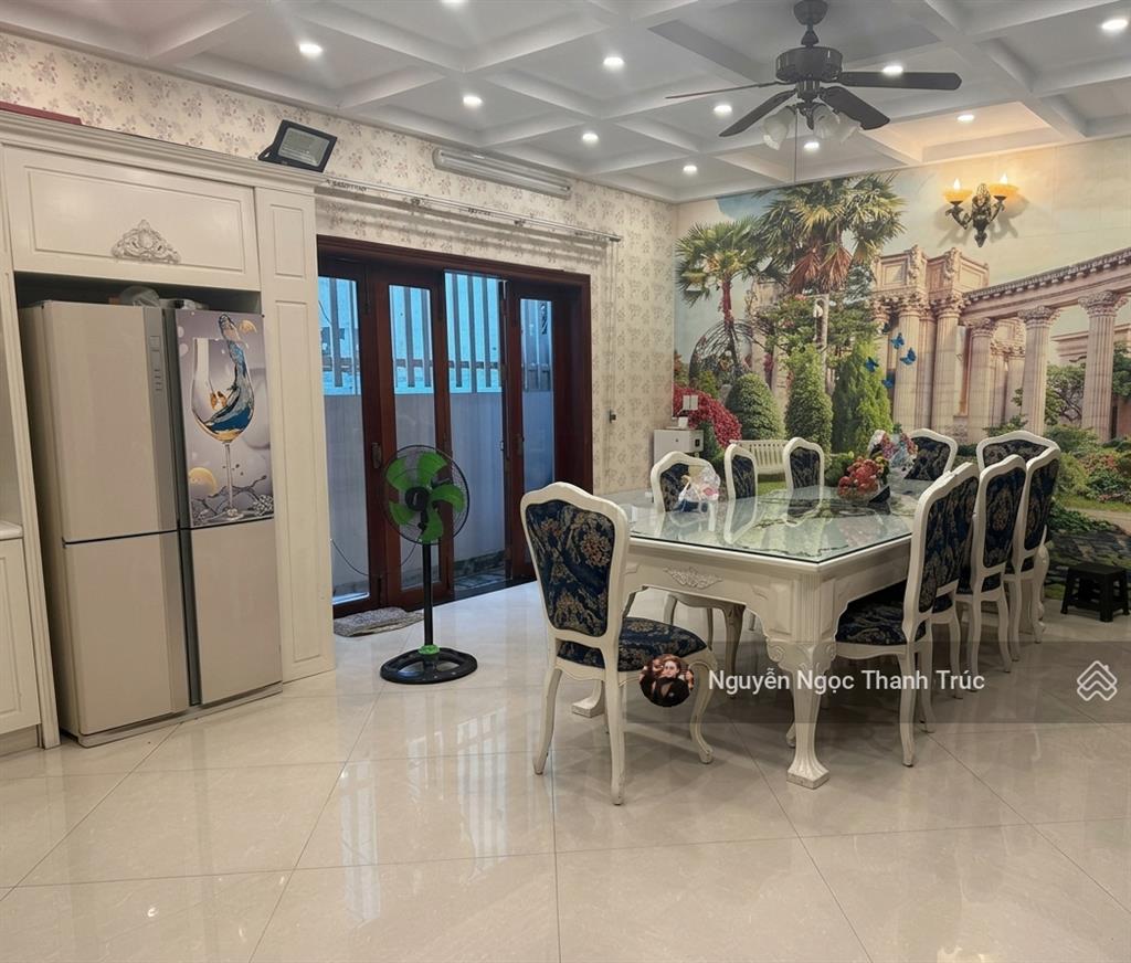 Cho thuê biệt thự đường hoàng việt, tân bình dt 220m giá 100tr/tháng