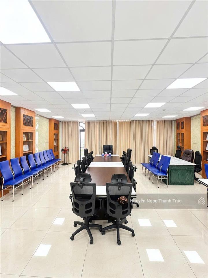 Cho thuê tòa nhà đường phan văn trị, bình thạnh dt 10x30m hầm + 6 lầu 2 mặt tiền