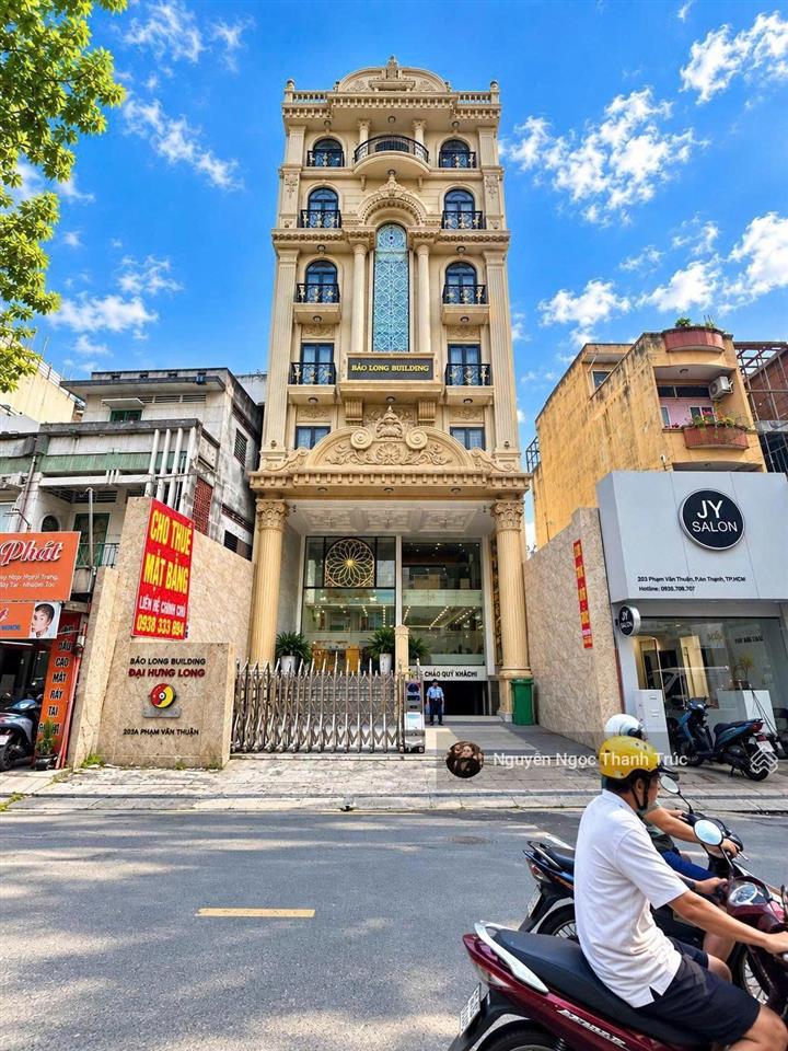 Cho thuê tòa nhà đường phan văn trị, bình thạnh dt 10x30m hầm + 6 lầu 2 mặt tiền