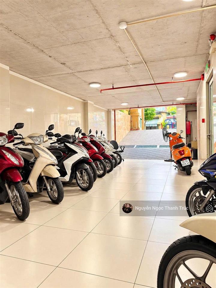 Cho thuê tòa nhà đường phan văn trị, bình thạnh dt 10x30m hầm + 6 lầu 2 mặt tiền