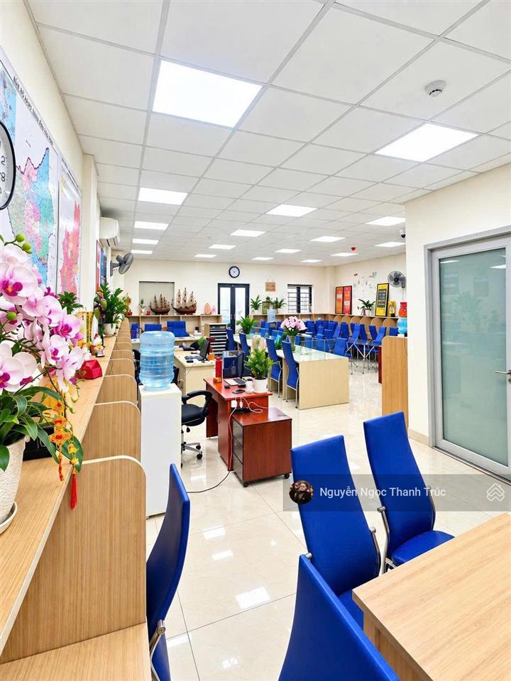 Cho thuê tòa nhà đường phan văn trị, bình thạnh dt 10x30m hầm + 6 lầu 2 mặt tiền