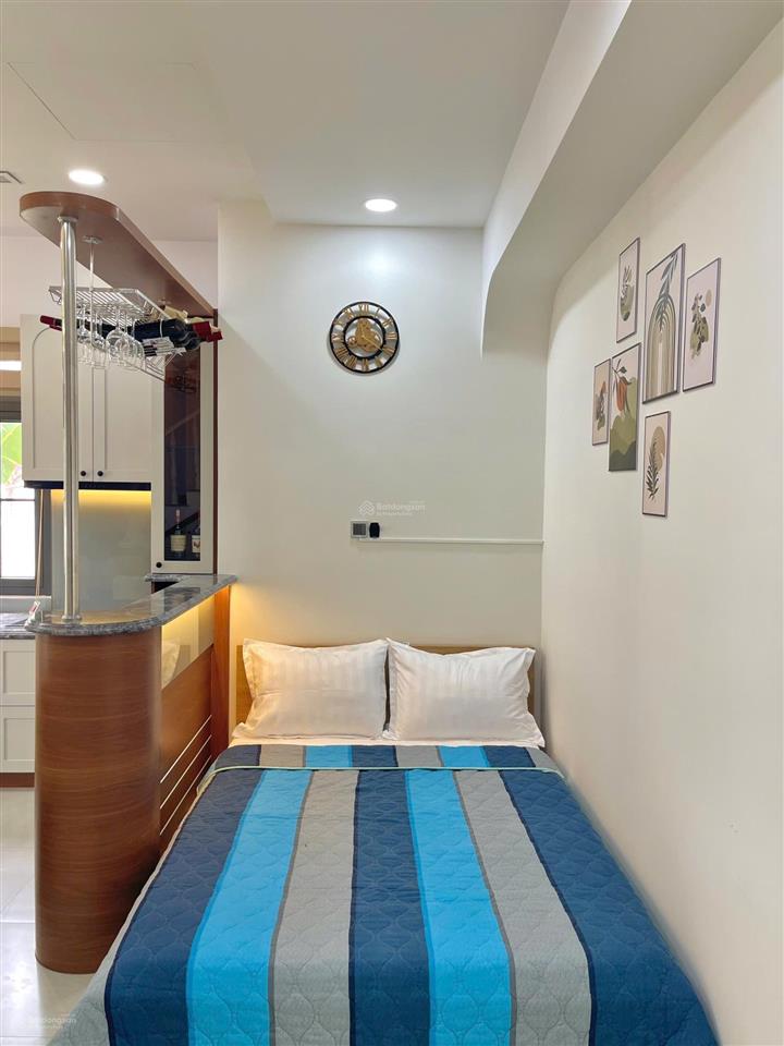 Chính chủ cần bán nhà biệt thự 8x20 , giá 4.9 tỷ/căn , full nội thất 0908 938 ***
