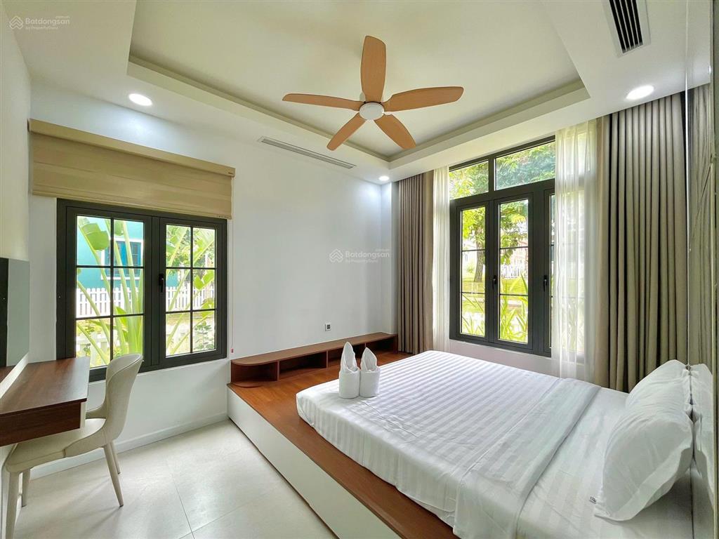 Chính chủ cần bán nhà biệt thự 8x20 , giá 4.9 tỷ/căn , full nội thất 0908 938 ***