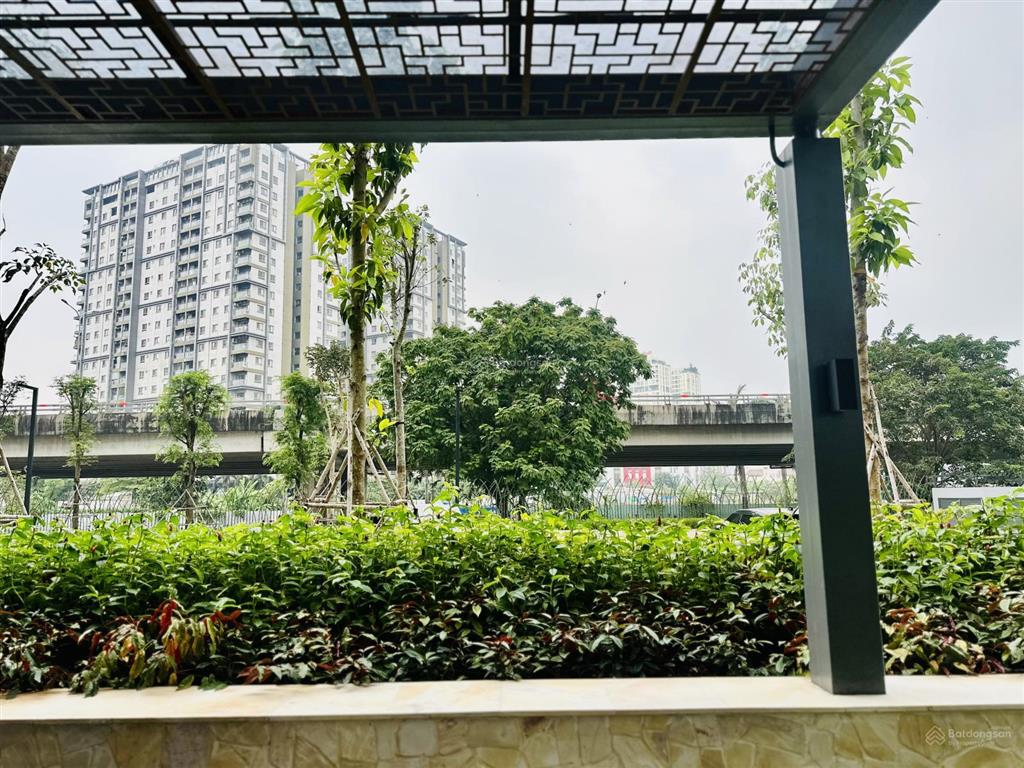 Cần cho thuê căn hộ 2pn  full nội thất , thiết kế hiện đại, tone màu trắng chủ đaọ,  0908 938 ***