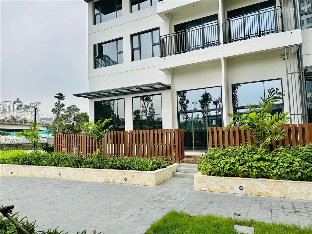 Cần cho thuê căn hộ 2pn  full nội thất , thiết kế hiện đại, tone màu trắng chủ đaọ,  0908 938 ***