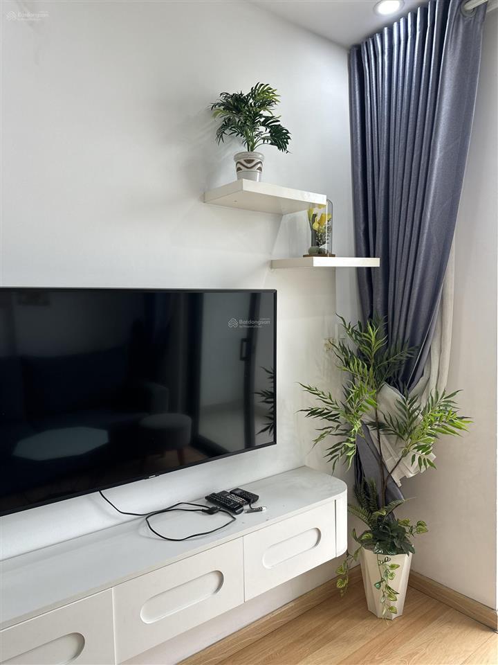 Cho thuê căn hộ 2pn  ngay trung tâm bình thành  full nt sàn gỗ, nhà trống 0908 938 ***
