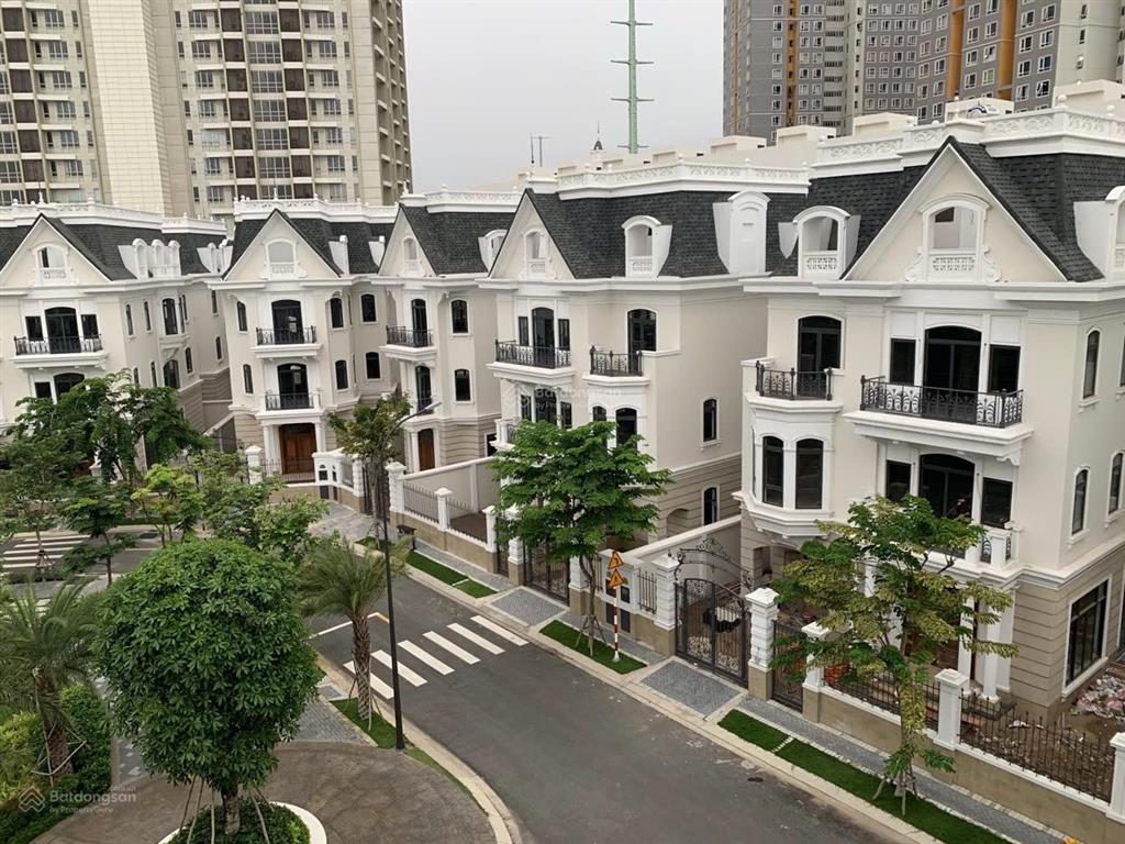 Chính chủ cần bán biệt thự căn góc  10x20m, 1 trệt + 3 tầng + 1 mái