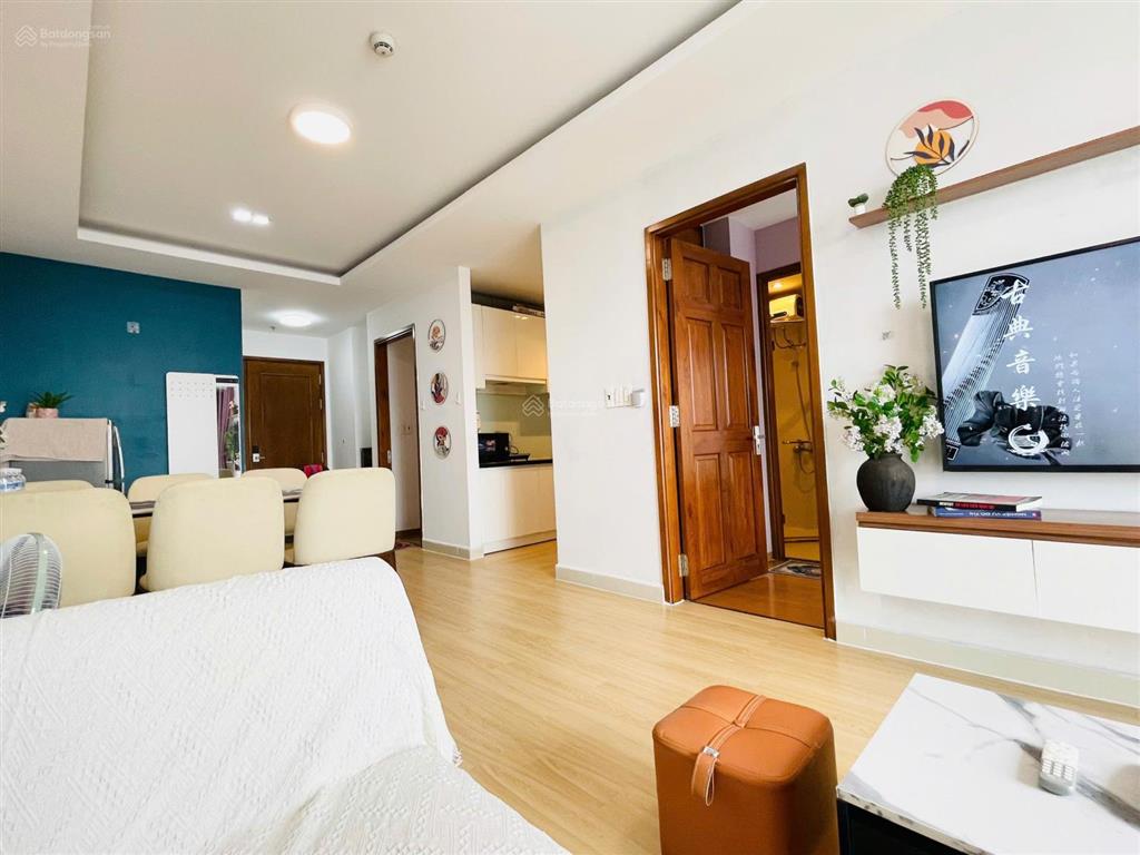 Cần bán căn hộ sky center ( gần sân bay ) 74m2, 2pn ,2wc giá 6ty2  0933 481 ***